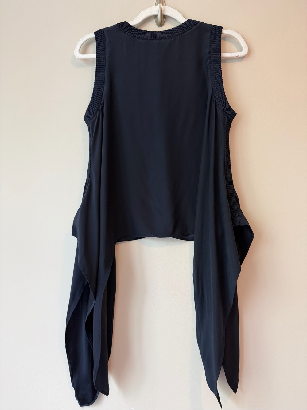 Cinq à Sept Navy Silk V-Neck High-Low Tank Top XS - Picture 2 of 5